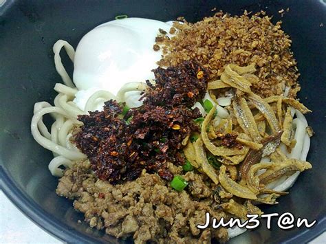 I got mine in sheng siong but i think i've seen it around in fairprice. JuneTanyp: Super Kitchen Chilli Pan Mee @ Chao Yang SS2