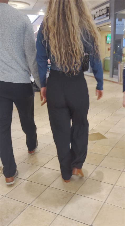 jiggly ass pawg filling some flare pants pretty face too spandex leggings and yoga pants forum