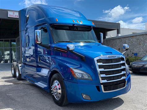 2018 Freightliner Cascadia 126 Sleeper Semi Truck Detroit Dd15 475hp