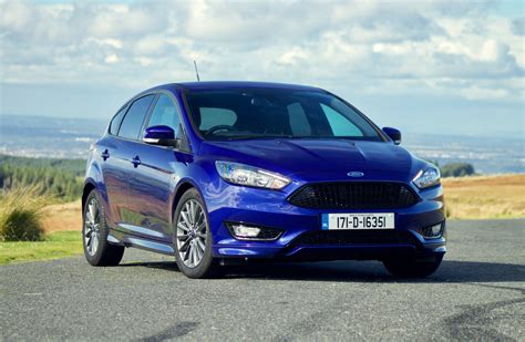Review The Ford Focus St Line Has A Sporty Look But Its A Sensible