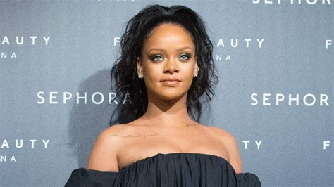 Rihanna Teases Fenty Beauty Galaxy Holiday Collection Youtube