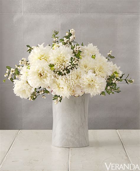 5 Beautiful White Flower Arrangements Centerpiece Ideas
