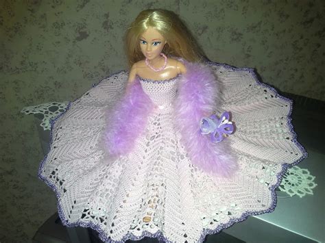 Tutti i nuovi modelli di vestiti da sposa a prezzi scontati disponibili anche su misura. Il Filo di Costanza: Barbie con vestiti all'uncinetto ...