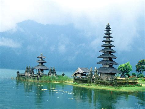 Temple Of Water In Bali Wallpapers And Images Wallpapers