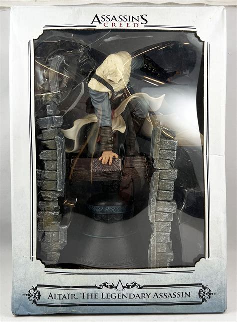 Assassin s Creed Altaïr the Legendary Assassin 11inch Statue