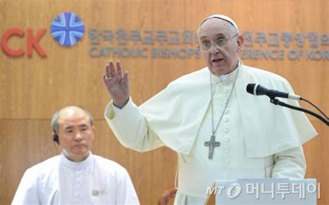 교황 첫 집전 미사 성모승천대축일 은 어떤 의미 네이트 뉴스