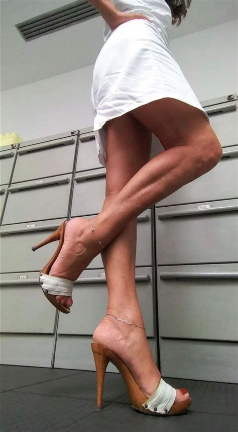hot heels high heels stilettos beautiful high heels gorgeous feet big boobs bikini pernas sexy