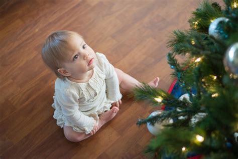 Dos And Donts Of Your First Holiday Season With Baby