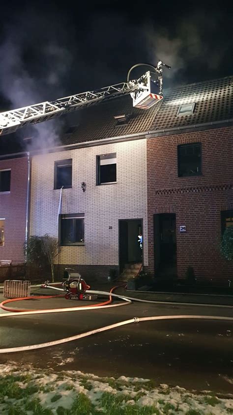 (0 21 62) 81 98 381 fax: Vier Verletzte bei Wohnungsbrand in Viersen-Dülken