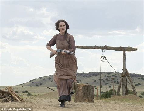 Michelle Dockery Strips Nude In Graphic Godless Scenes Daily Mail Online
