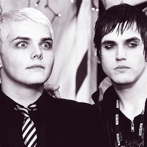 Gerard And Mikey My Chemical Romance Mcr Funny Emo
