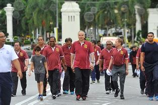 You can watch the ceremony live here. DYMM Sultan Nazrin Muizzuddin Shah Sertai Larian Hari ...