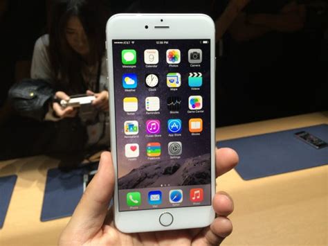 Iphone 6 And Iphone 6 Plus Hands On Photos Business Insider