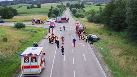Polizei Report Drei Schwerverletzte Bei Unfall Bei Ziemetshausen