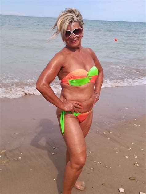 Busty Italian Granny Mature Milf On The Beach Very Hot Pics Hot Sex Picture