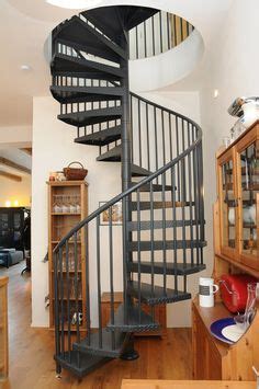 Spindeltreppen für innen bestellen und bauen lassen: Die 60 besten Bilder zu Wendeltreppe innen | Treppe ...