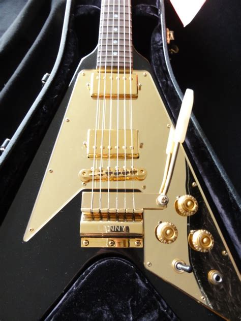 A easy guitar lesson on how to play american women by lenny kravitz. Gibson Lenny Kravitz Flying V Custom Shop 1 Of 125 2000's ...