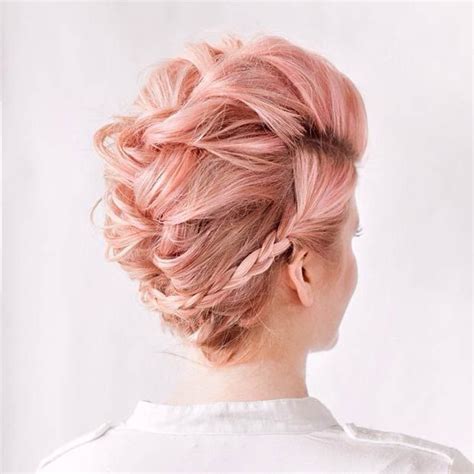A fauxhawk is a haircut that is shorter on the sides and longer on the top. 23 Faux Hawk Hairstyles for Women | StayGlam | Faux hawk ...