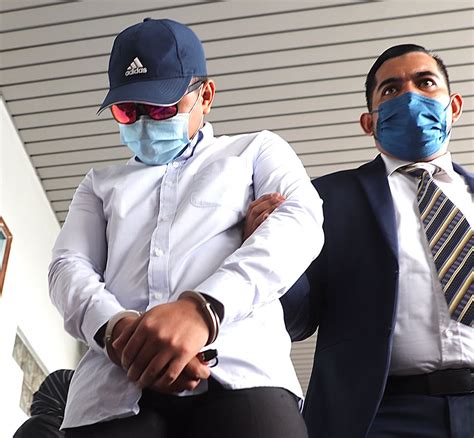 Permohonan telah diterima dan sedang diproses oleh jabatan imigresen malaysia. Didenda RM30,000 terima suapan cap kemasukan warga asing