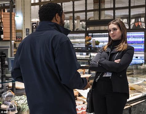 Van sandwijk is producing with alison winter, with producers aiming to begin shooting by the end of. Anne Hathaway gets her first 'talk show hives' of the year ...