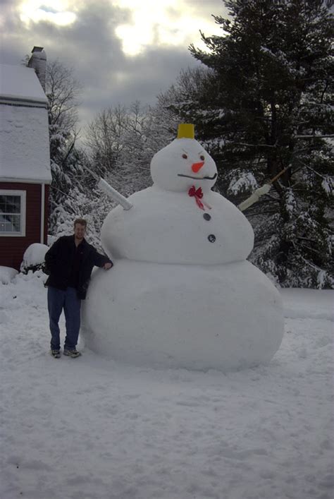 Giant Snowman Winter Photo 218000 Fanpop
