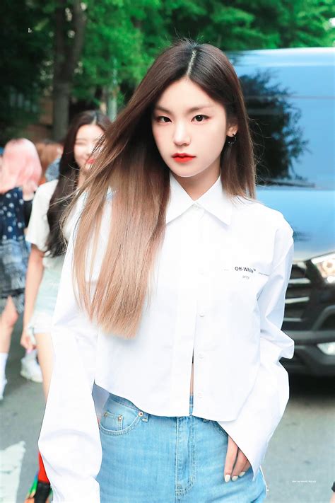 10 times itzy s yeji was a fashion queen in her casual outfits koreaboo