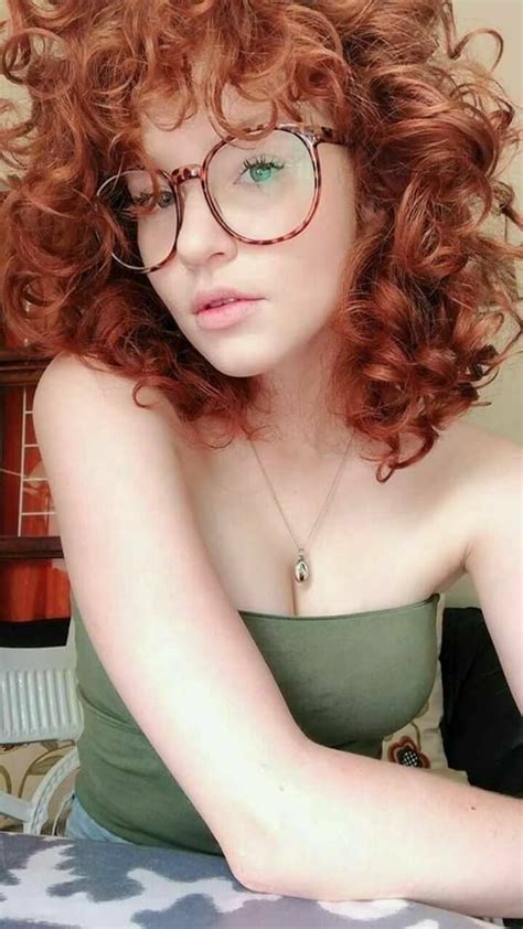 Pin By Marilynn Shinmae On Girls With Glasses Curly Hair Styles