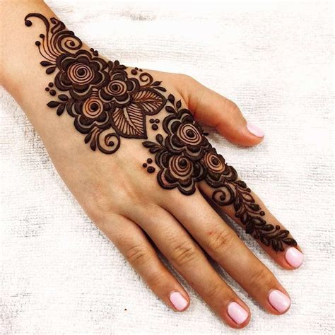 Latest And Stylish Back Hand Arabic Mehndi Designs 2023 Images