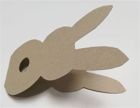 Wenn es darum geht, das kind sich möglichst selbstständig ausprobieren zu lassen, ist malen & ausmalen immer noch die erste wahl unter den freizeitbeschäftigungen. Ein Pompon-Osterhase aus Pappe und Wolle selber machen ...