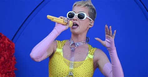 Carpool Karaoke Katy Perry Sings With James Corden Time
