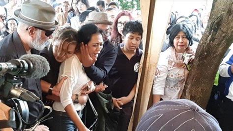 C am dm g bila… rasaku ini rasamu f em am sanggupkah engkau… menahan sakitnya Pengacara Karen Pooroe dan Arya Beda Pendapat tentang 'Tak ...