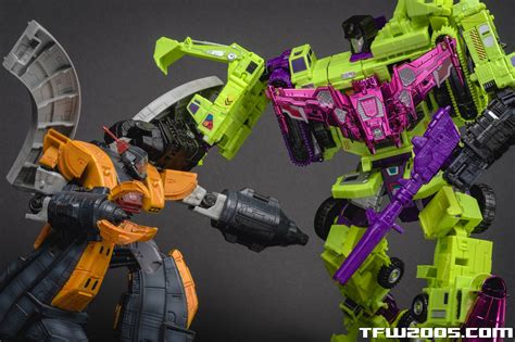 Tfw2005s Sdcc 2015 Devastator In Hand Gallery Part 1 Transformers