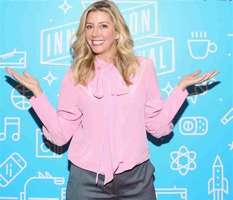 Spanx Founder Sara Blakely Ts Her Employees 10000 Each And Two