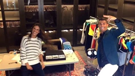 Alessandra ambrosio a cristiano ronaldo: Ronaldo jongliert mit Ambrosio - REAL TOTAL