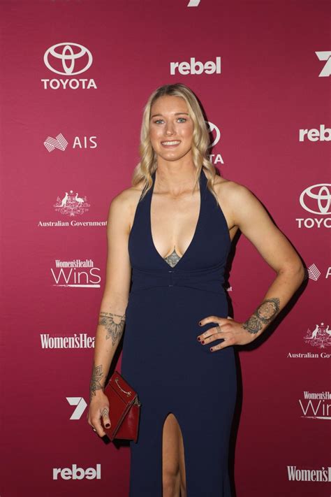 Tayla Harris Tayla Harris Photo Comment Aflw Controversy Exposes Sexism More And More