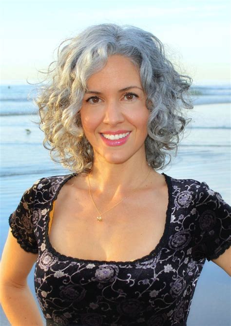 Wavy hair can look very chic with the right hairstyle. Pin on Short hair cut