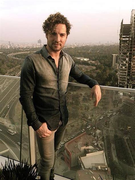 David Bisbal Nos Deja Algunas Fotos De La Promoción Tú Y Yo De Diez