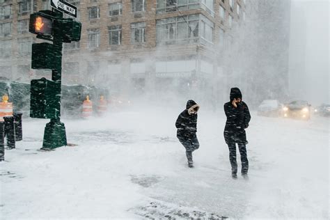 Bomb Cyclone Heavy Snow Pounds Us East Coast In Pictures East