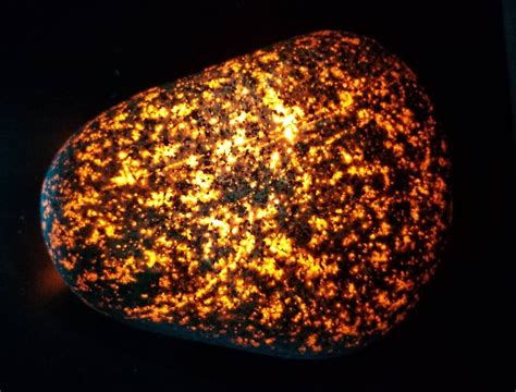 Emberlite Uv Glow Stone X Large X Stunning 3 Lb 38 Oz A Etsy