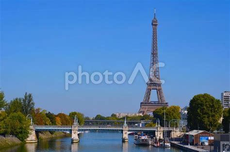 パリ セーヌ川とエッフェル塔 No 3318099｜写真素材なら 写真ac 無料（フリー）ダウンロードok