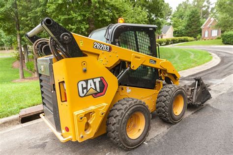 Skid steer loaders are durable machines that can be used in many industries. Cat® D3 Series Skid Steer and Compact Track Loaders | Cat ...