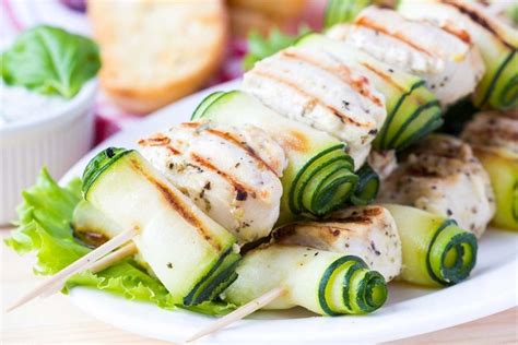 Spiedini Di Pesce Facili E Veloci Con Le Zucchine Pickles Party Food