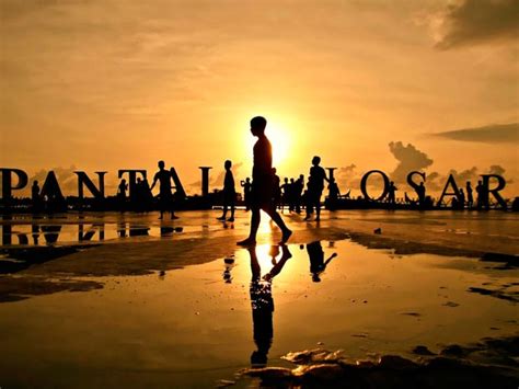 Pantai Losari Pesona Pantai Ektosis Makassar