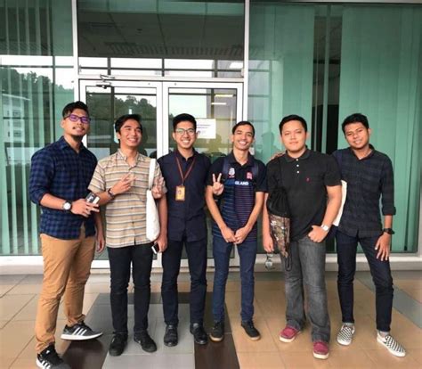 Maybe you would like to learn more about one of these? "Ketepi Keinginan Beli Kereta" - Graduan Kerja Kilang ...