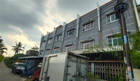 Dijual Ruko Cantik 3 Lantai 4 Unit Posisi Jl Rundus Basuki Rahmat