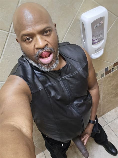 Atxleatherguy 🔜 Austin Kink Weekend On Twitter We Stopped At Buckees And I Had To Take A