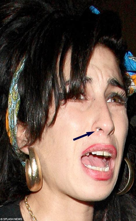 Have You Been To Powder Your Nose Amy Winehouse Daily Mail Online