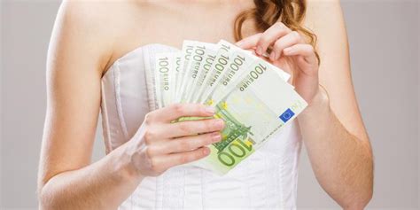 Es gibt viele hersteller, marken und designer. Brautkleid-Ankauf: Hol' dir einen Teil deiner ...