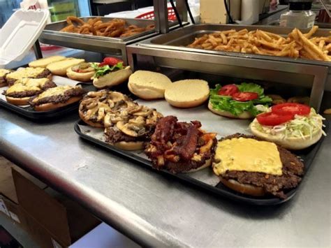 View ratings, contact info and opening hours of all places to eat and drink in warsaw, indiana and nearby. The 13 Places You Should Eat In Indiana In 2017 | Eat ...