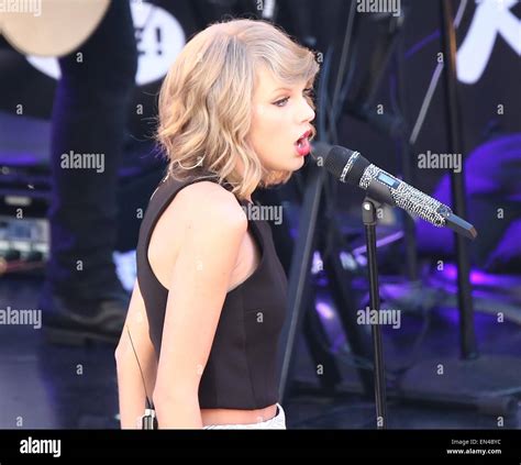 Taylor Swift Singing On A Soundcheck For Her Performance On The Jimmy